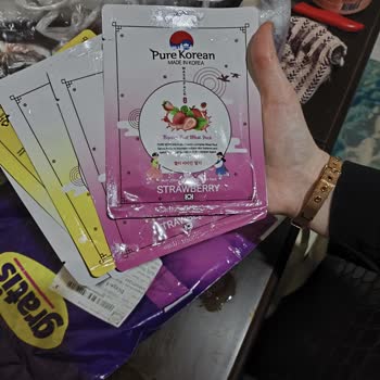 Gratis Siparişimde Tüm Ürünler Sıvı Dökülmüş Ve Yapış Yapış Geldi