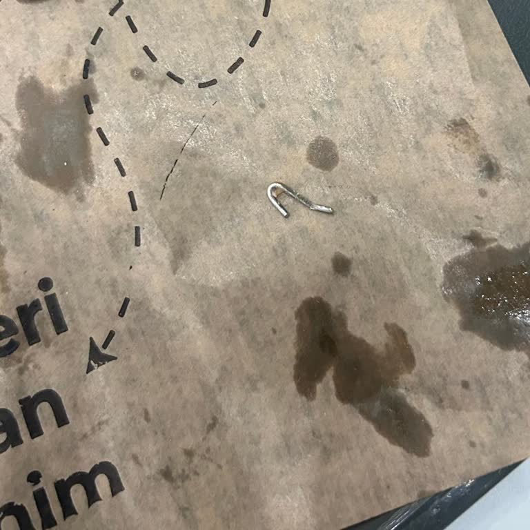 Pidem'de Tavuklu Pidede Demir Parça Şoku: Sağlık Tehlikesi!