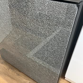 Buzdolabı Cam Kapağı Kendi Kendine Çatladı, Servis Ücreti Talep Ediliyor