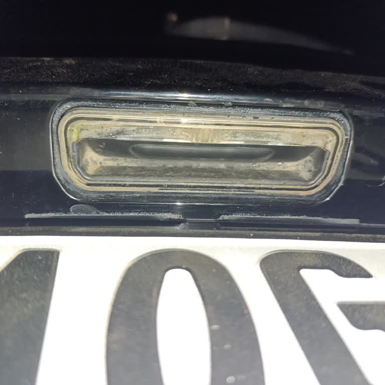 Ford Courier Plaka Lambası Değişimi İçin Net Bilgi Eksikliği