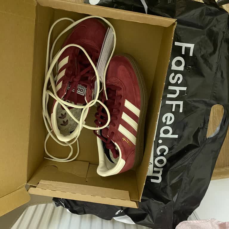 Ayakkabım Kutusuz Ve Özensiz Paketlenmiş Teslim Edildi, Hayal Kırıklığı Yaşadım