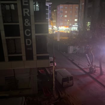 Sultangazi'de Sokak Lambalarının 2 Haftadır Yanmaması Güvenliği Tehdit Ediyor