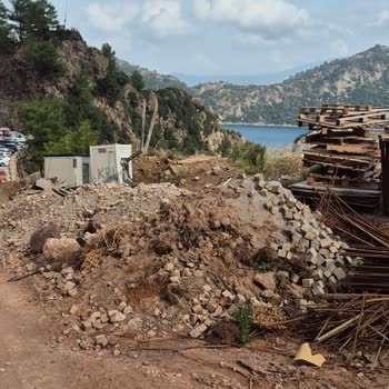 Kızılbük Thermal Resort'ta Güvenlik Zafiyeti Nedeniyle Araçta Büyük Hasar