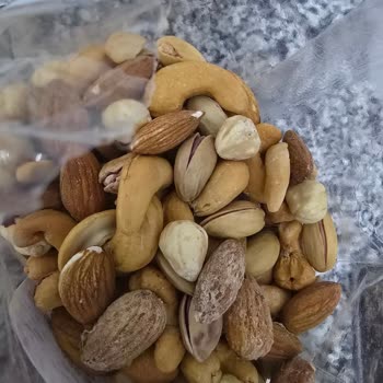 Paketli Kuruyemişte Örümcek Ağı Ve Kurt Şoku: Hijyen Ve Güvenlik Endişesi