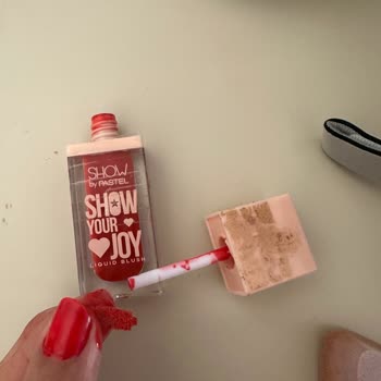 Yeni Alınan Allığın Aplikatörü İlk Kullanımlarda Kırıldı