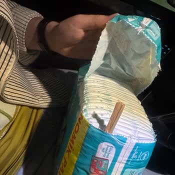 Prima Bebek Bezi Paketinden Yabancı Ve Kesici Parça Çıkması