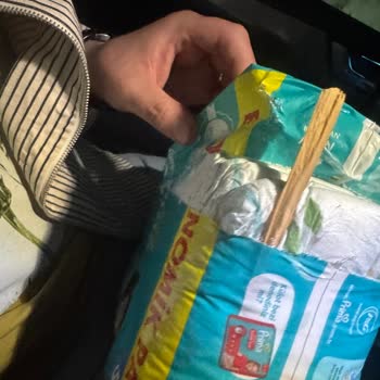 Prima Bebek Bezi Paketinden Yabancı Ve Kesici Parça Çıkması