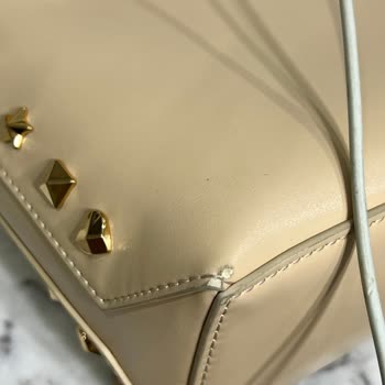 Aldığım Çantanın Kenarları 1 Ayda Soyuldu, Boyner Sorumluluk Almadı