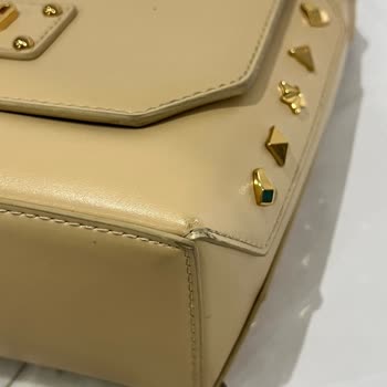 Aldığım Çantanın Kenarları 1 Ayda Soyuldu, Boyner Sorumluluk Almadı