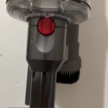 Dyson V12 Borusu Sallanıyor