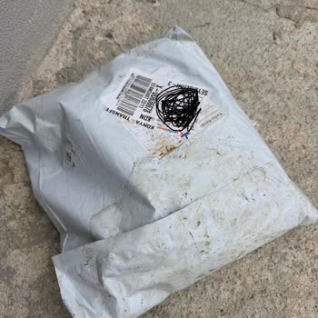 Yurtiçi Kargo Son Derece Özensiz Ve Kirli Bir Şekilde Teslim Edildi