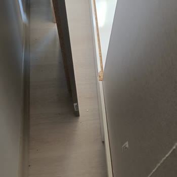 Yeni Alınan Yatak Odası Takımında Kırık Parçalar Çıktı