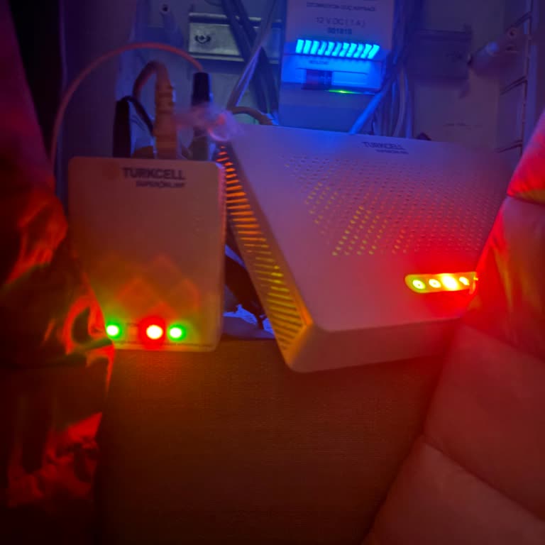 Sürekli Kopan İnternet Ve Çözümsüz Altyapı Sorunları Mağdur Ediyor