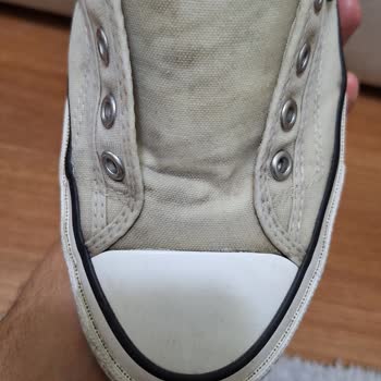 Kısa Sürede Deforme Olan Ayakkabıda Temizlik Ve Boya Sorunu