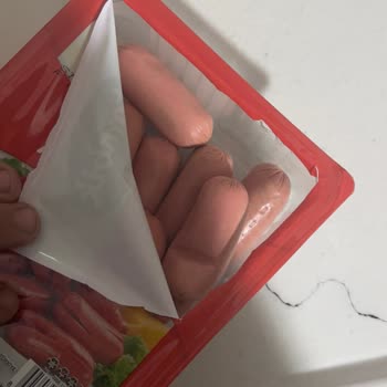 BİM Taze Tarihli Sosisin Bozuk Çıkması Sağlığımızı Tehdit Etti