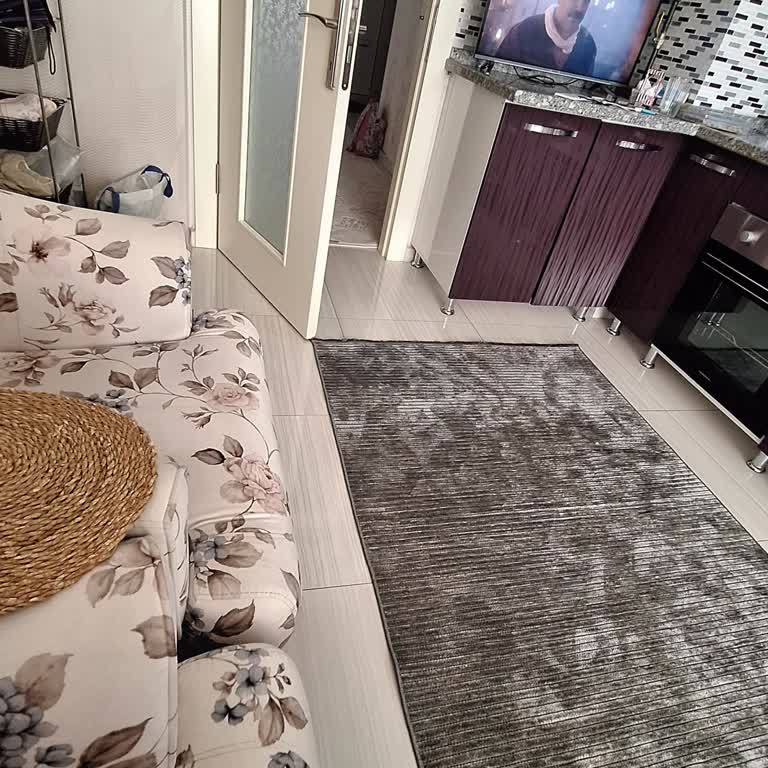 Görseldekiyle Uyuşmayan Renkte Halı Gönderildi, İade Talebim Reddedildi