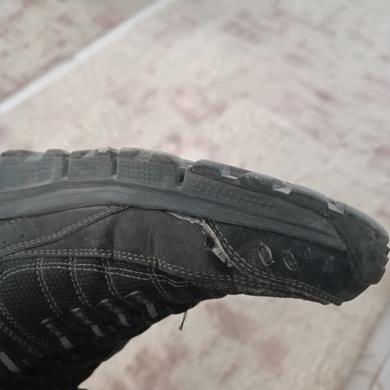 3 Ayda Su Alan Ayakkabı, Çözüm Beklerken Hayal Kırıklığı