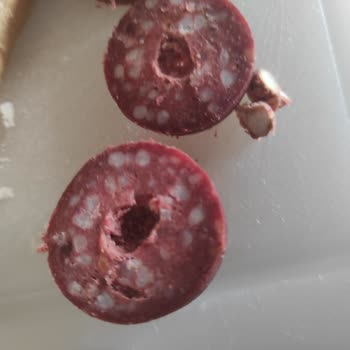 Sucuk İçinde Yabancı Madde Bulmam Güvenimi Sarstı