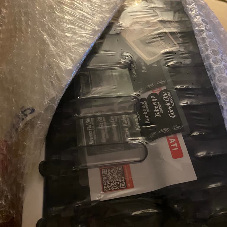 Kırık Ürün Teslimatı Ve Gönderici Bilgilerinin Paylaşılmaması Nedeniyle Mağduriyet