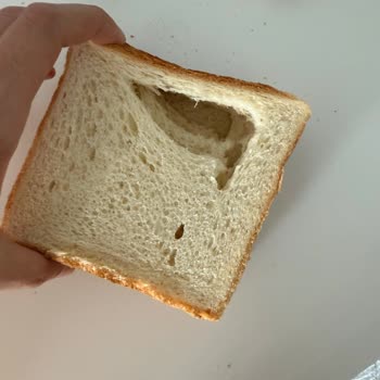 Uno Ekmek Tost Ekmeğinde Dev Delikler: Taze Üründe Kalite Kontrol Eksikliği!