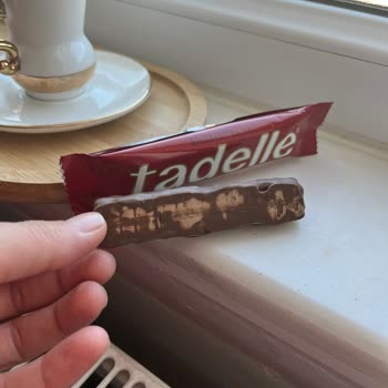 Son Kullanma Tarihi Geçmemiş Çikolatada Bozukluk Ve Kötü Koku