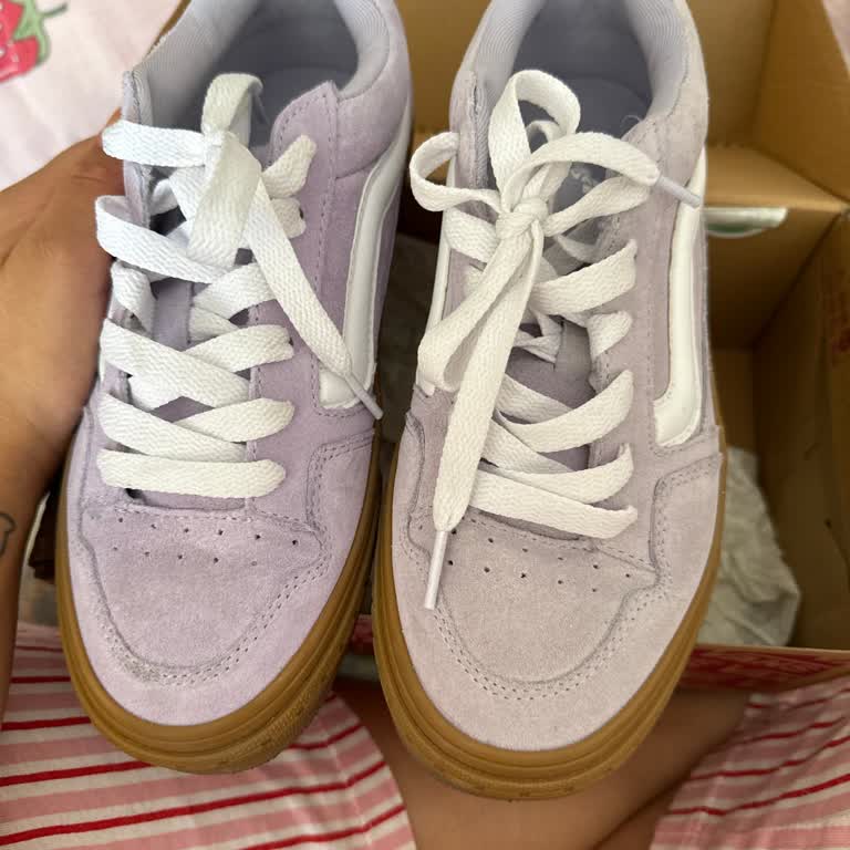 Farklı Renkte Gönderilen Ayakkabılar İçin Değişim Ve İade Sorunu