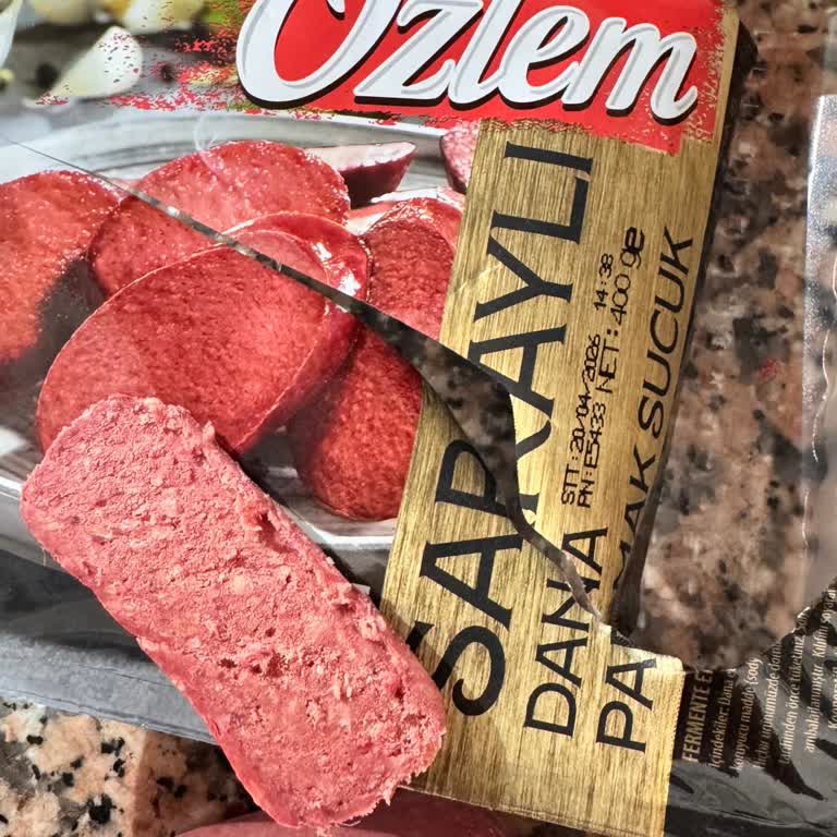 Ağır Sarımsak Kokulu Ve Lezzetsiz Sucukta İçerik Güveni Sorunu