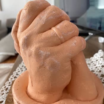 Aldığım El Heykeli Setinde Boya Attı Ve Firma İletişimi Tamamen Koptu