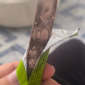 Tarihi Geçmemiş Eti Çikolata Bozuk Çıktı, Firmadan Yanıt Alamadım