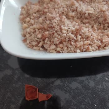 Paketli Ceviz İçinde Çıkan Kabuk Parçası Sağlığımı Riske Attı