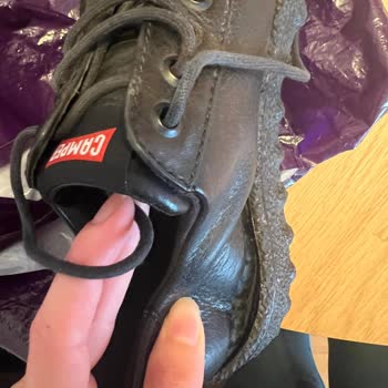 Az Kullanılmış Michelin Tabanlı Camper Ayakkabının Tabanı Kısa Sürede Yırtıldı