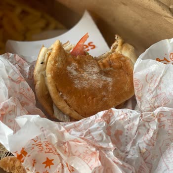 Bayat Ve Bozuk Tavuklu Hamburger İçin Değişim Talebim Reddedildi