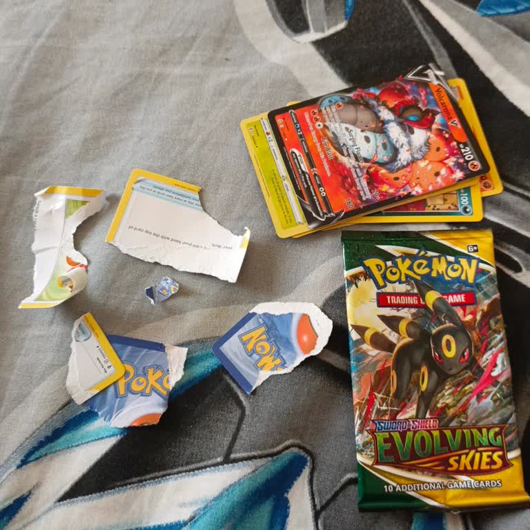 Penguen Kitabevi'nden Satın Aldığım Pokémon Kartları Sahte Çıktı