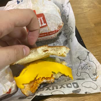 Levent Özdilek Doyuyo Şubesinde Soğuk Ve Standartlara Uygun Olmayan Ürünler Nedeniyle Hayal Kırıklığı