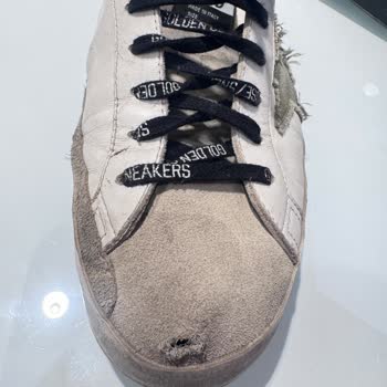 Golden Goose Ayakkabıda Kısa Sürede Açılma Ve Delik, Mağaza Sorumluluk Almadı