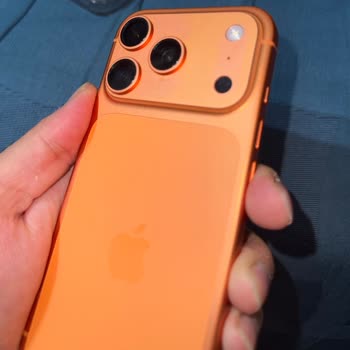 Yeni Alınan İphone 17 Pro'nun Kozmetik Sorunu Ve Değişim Talebi