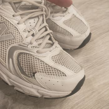 New Balance Ayakkabıda Kısa Sürede File Kısmı Söküldü, Değişim Talebim Var