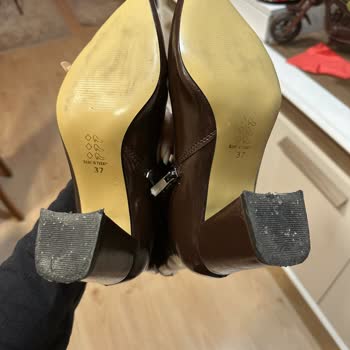 Kısa Sürede Parçalanan Ayakkabı Ve İade Reddiyle Hayal Kırıklığı