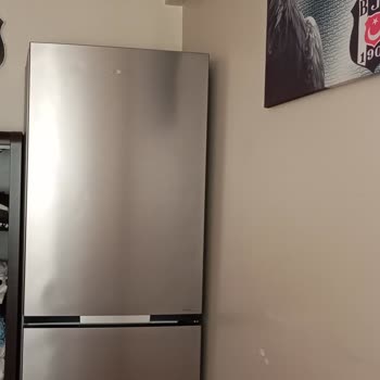 Arçelik'ten Aldığım Yeni Buzdolabının Üst Kapağındaki Göçük Sorunu Çözülmüyor