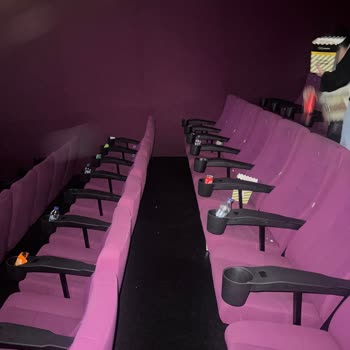 Sinema Salonunda Yetersiz Temizlik Ve Hijyen Sorunu