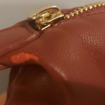 Kısa Sürede Derisi Soyulan Tommy Hilfiger Çanta İçin Çözüm Sunulmuyor