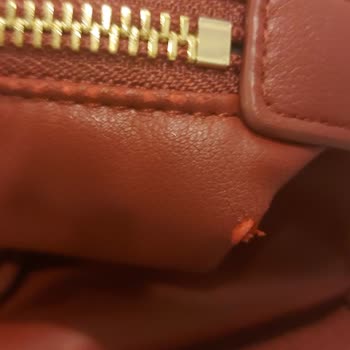 Kısa Sürede Derisi Soyulan Tommy Hilfiger Çanta İçin Çözüm Sunulmuyor