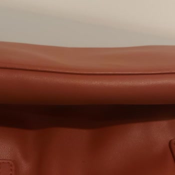 Kısa Sürede Derisi Soyulan Tommy Hilfiger Çanta İçin Çözüm Sunulmuyor