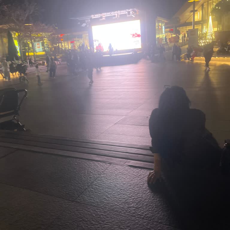 AVM Oturma Alanında Haksız Yere Kaldırılma Ve Personel Davranışı