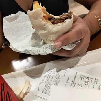 Aynı Noktada Tekrarlayan Kalitesiz Ürün Ve İlgisiz Personel Sorunu