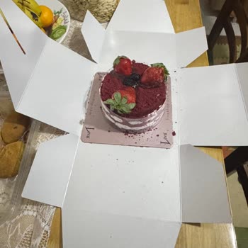 Sipariş Ettiğim Pastanın Porsiyonu Beklediğimden Küçüktü