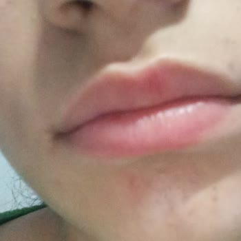 Aldığım Ay Çekirdeğinden Cam Parçası Çıktı, Kızım Yaralandı