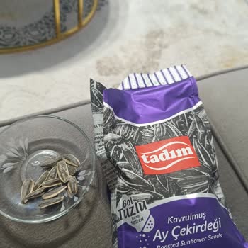 Aldığım Ay Çekirdeğinden Cam Parçası Çıktı, Kızım Yaralandı