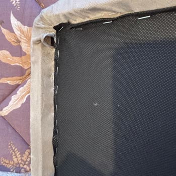 Defolu Sandalyeler, Faturasız Satış Ve İlgisiz Müşteri Hizmeti Nedeniyle Mağduriyet