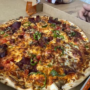 My Little Caesars Pizza Arrived Without Mozzarella